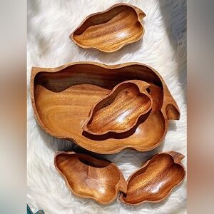 Elegant Wooden Leaf-Shaped Bowl Set